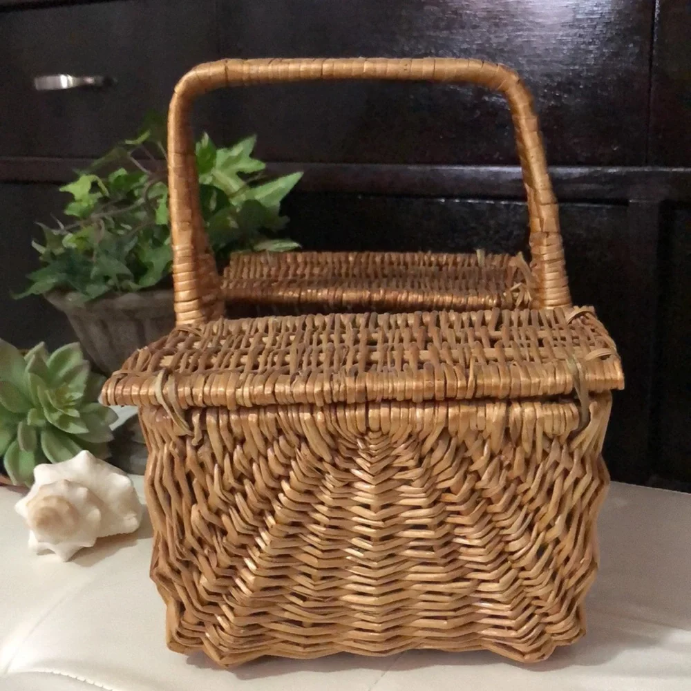 Vintage Wicker “Picnic Basket” Style Purse/Tote-9x7x5